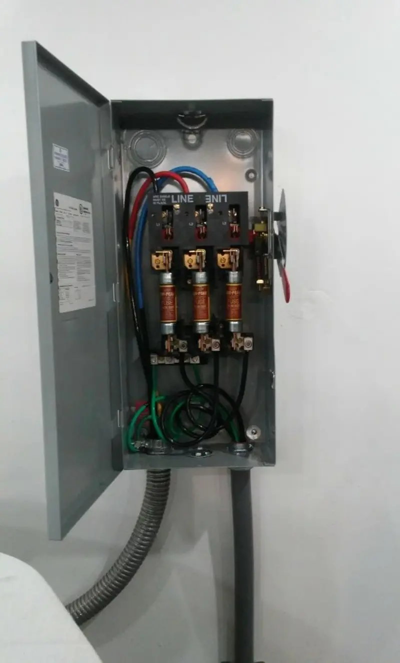 Three-phase disconnect switch installed for Electrical Wiring & Rewiring in McSwain